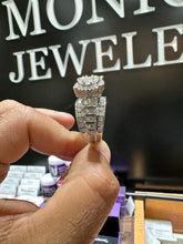 Cargar imagen en el visor de la galería, 14K WG 4CTW DIA CLUSTER ENG RING