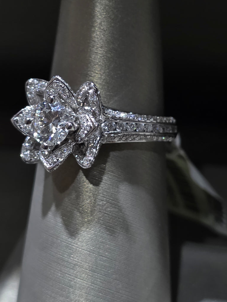 A very unique flower ring!!!
