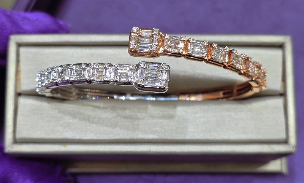 10k T/T 3.18 ctw Dia Fashion Bangle