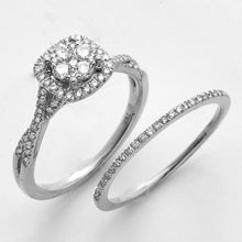 Load image into Gallery viewer, 14KW 0.60CTW DIAMOND ROUND CLUSTER HEAD BRIDAL SET